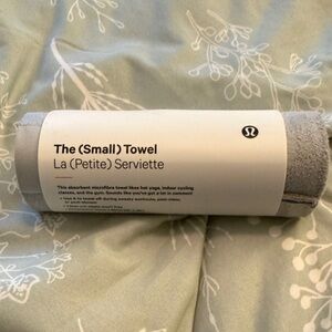 lululemon athletica Small Microfibre Towel in Light Gray